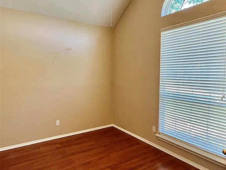 2056 Hawken Dr — Photo 14