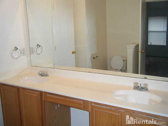 4th image of 1213 Castleman Dr