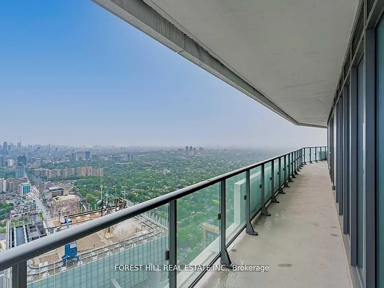2221 Yonge St #5702 — Photo 27