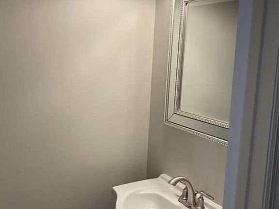 5th image of 1254 Massman Dr