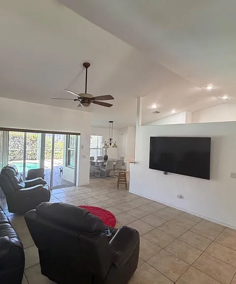 2503 SE 20th Pl — Photo 3