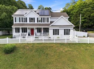 24 Monroe St, Amesbury, MA 01913