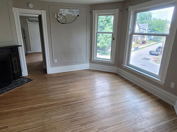 4th image of 679 Lake Dr SE APT 2
