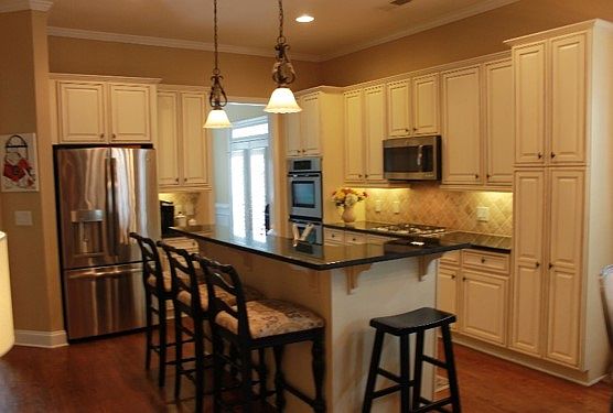 Granite and SS appliances