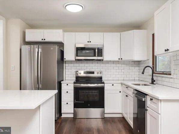 100 Carroll Dr, Annapolis, MD 21403