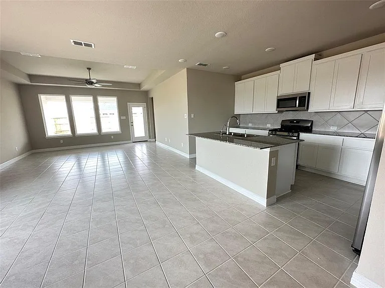 7239 Grand Mason Dr — Photo 2