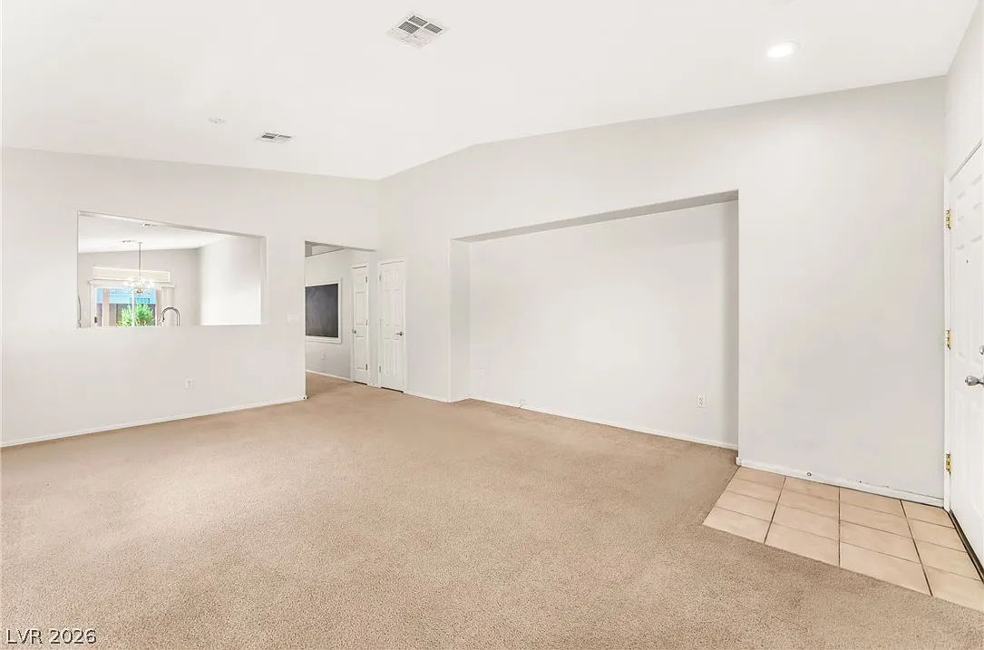 3 bed, 2.5 bath, 1656 sqft, $2,100 — Photo 4