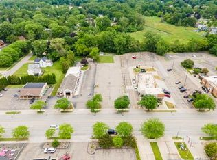 11319 S Saginaw St, Grand Blanc, MI