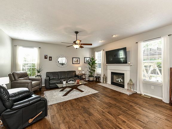 4th image of 5959 Bladen Dr