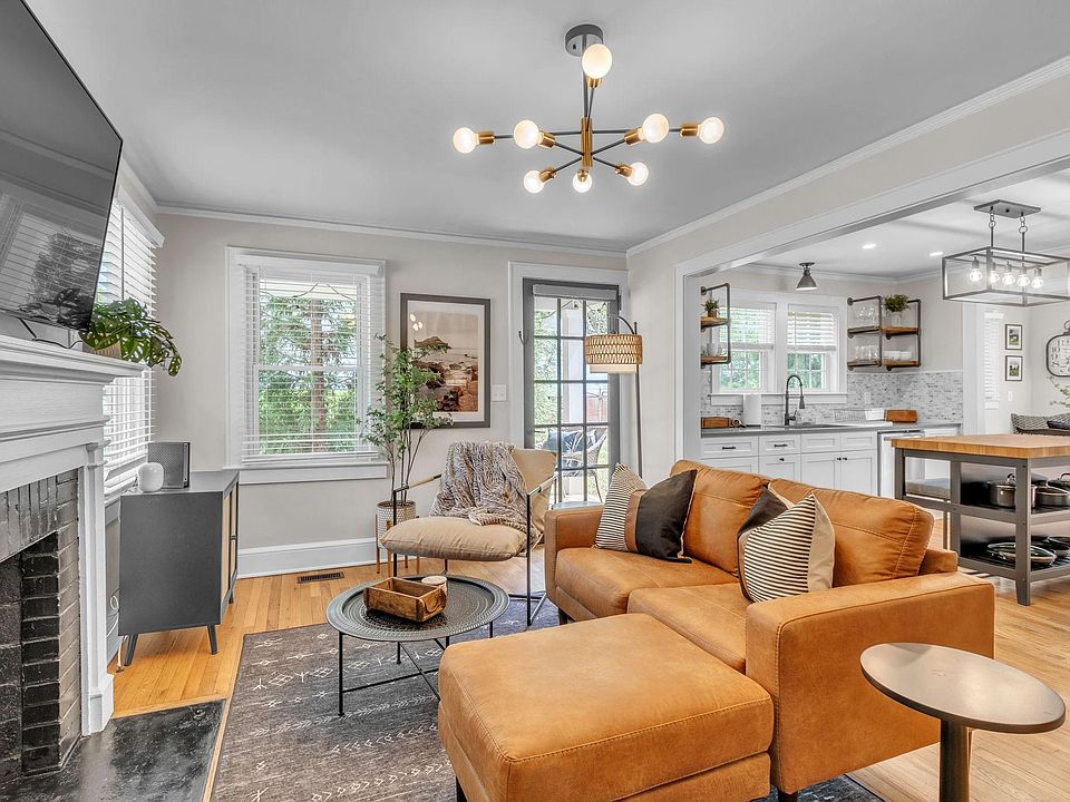 Clover Cottage is thoughtfully designed to be the perfect home away from home. With easy access to downtown Greenville, it''s the perfect landing spot for professionals and those finding their forever home in the Greenville area.