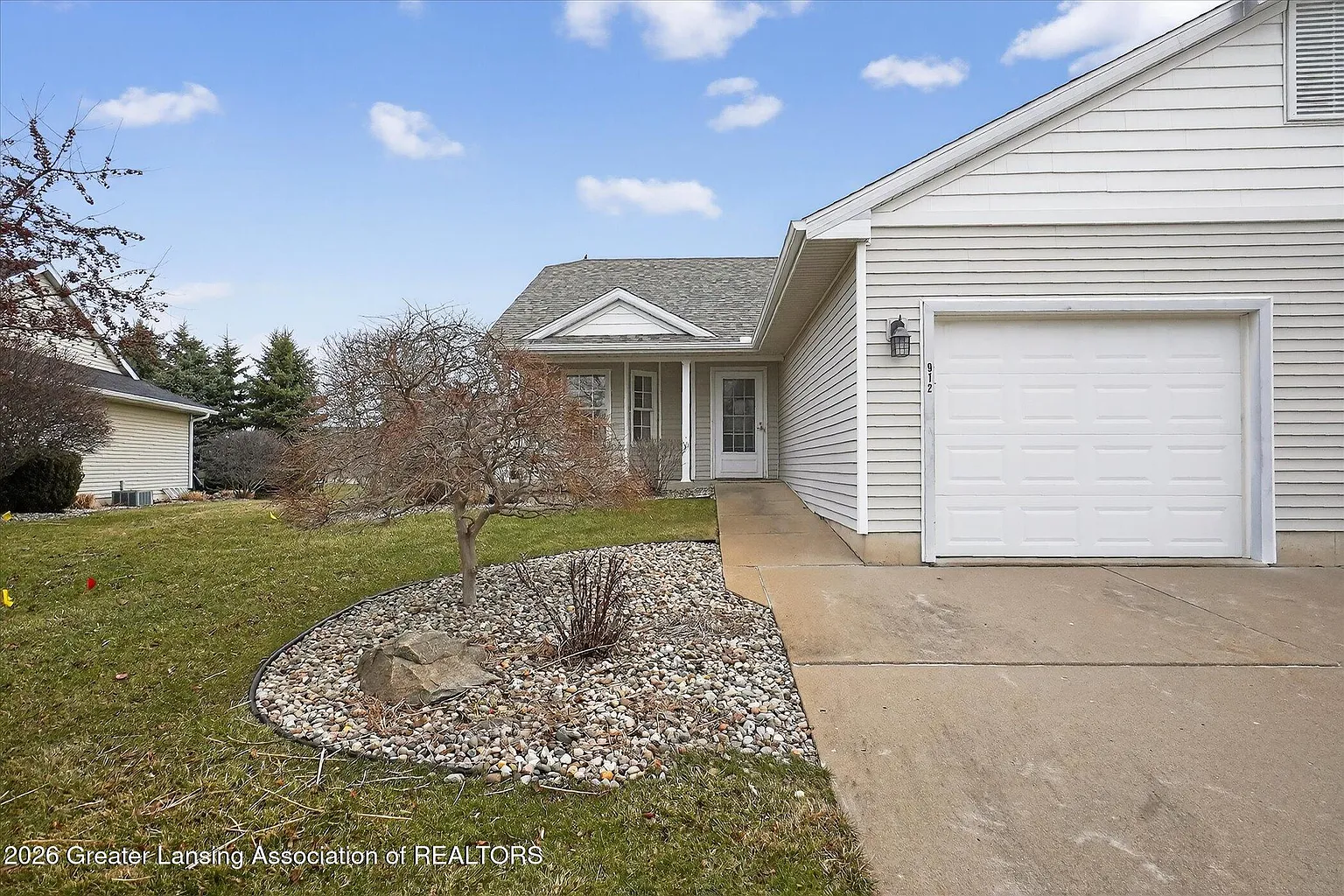 912 Randy Ln photo 1