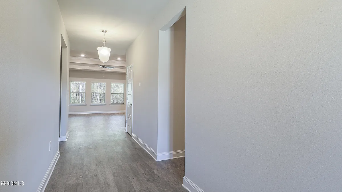 Building Photo - 10749 Chapelwood Dr