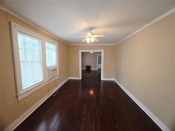 3rd image of 2815 Palmer Ave