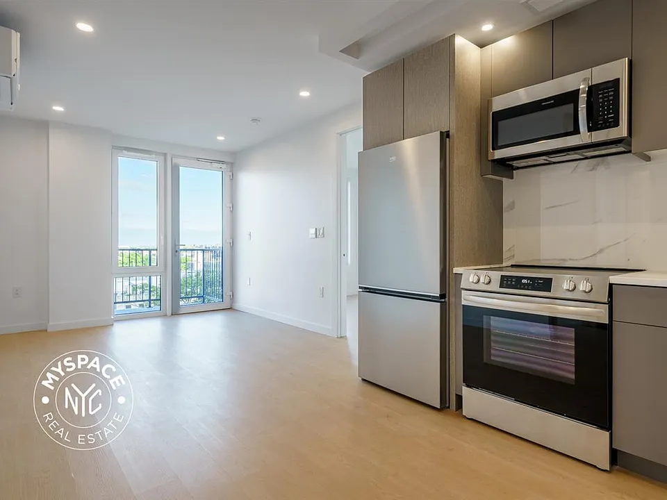 1499 Bedford Ave #10G