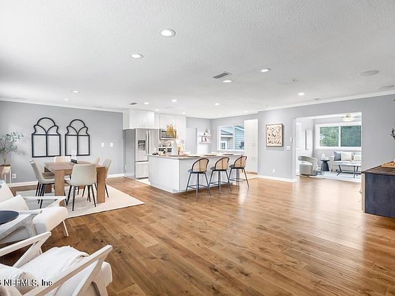5th image of 4075 HILLWOOD Road