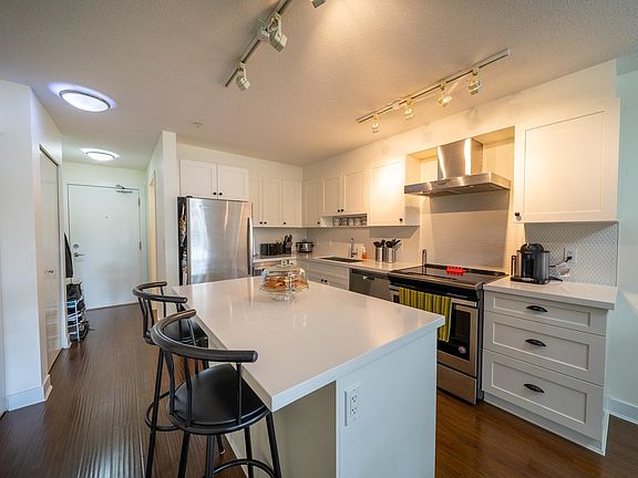 2nd image of 500 Royal Ave #215