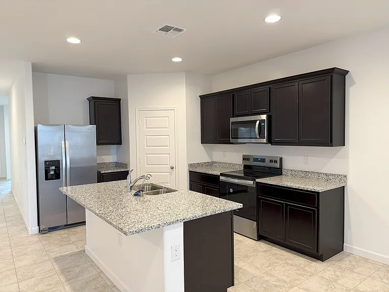 1840 W Spaulding Ave — Photo 9