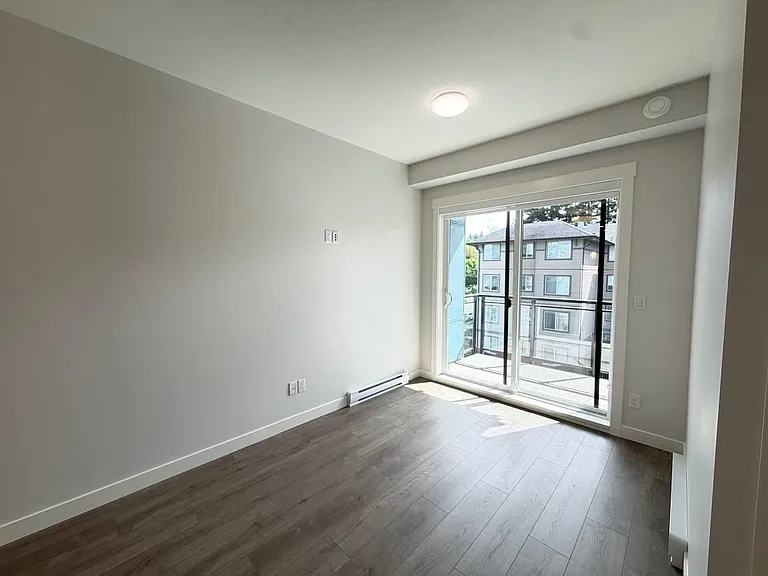 33886 Pine St — Photo 11