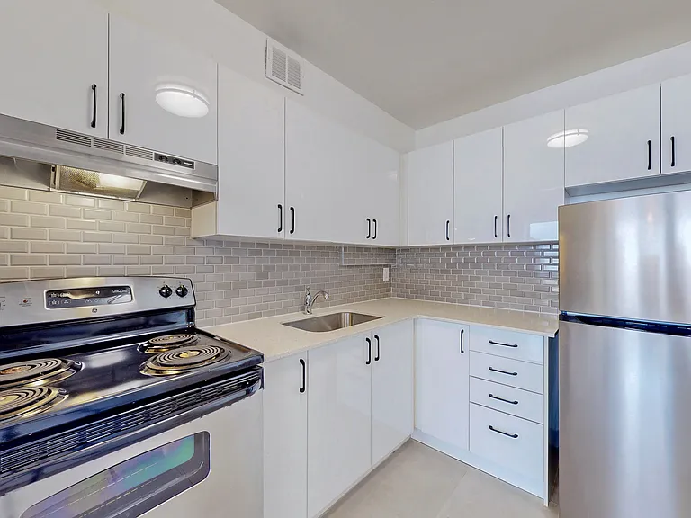 377 Ridelle Ave — Photo 50