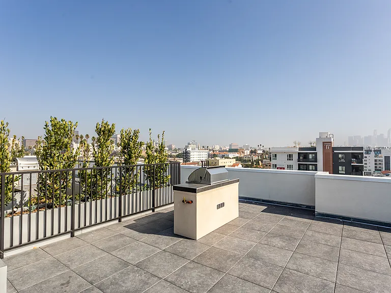 970 Fedora St — Photo 19