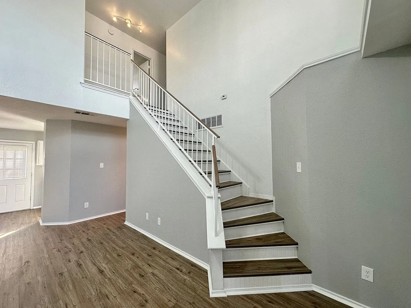 Pets Accepted! Viewable Now! — Photo 4