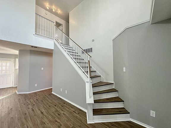 4th image of 2504 Wiley Dr
