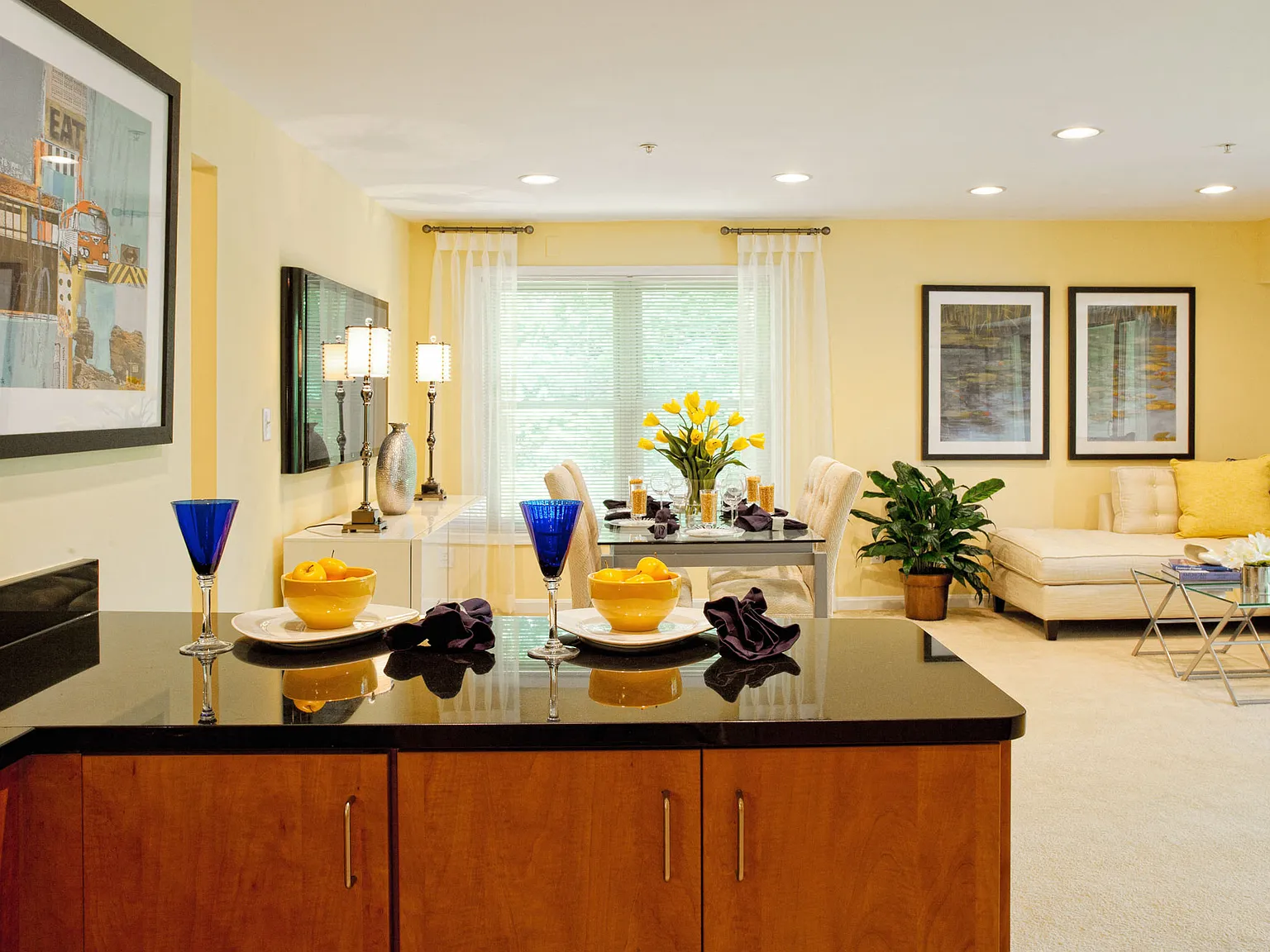 Spa Cove Apartments — Photo 3
