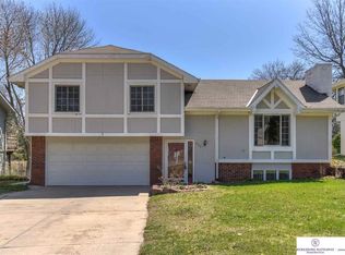 6723 S 75th St, Omaha, NE 68127