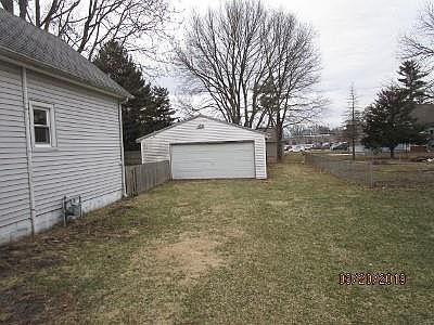 2nd image of 405 E Pinzon St