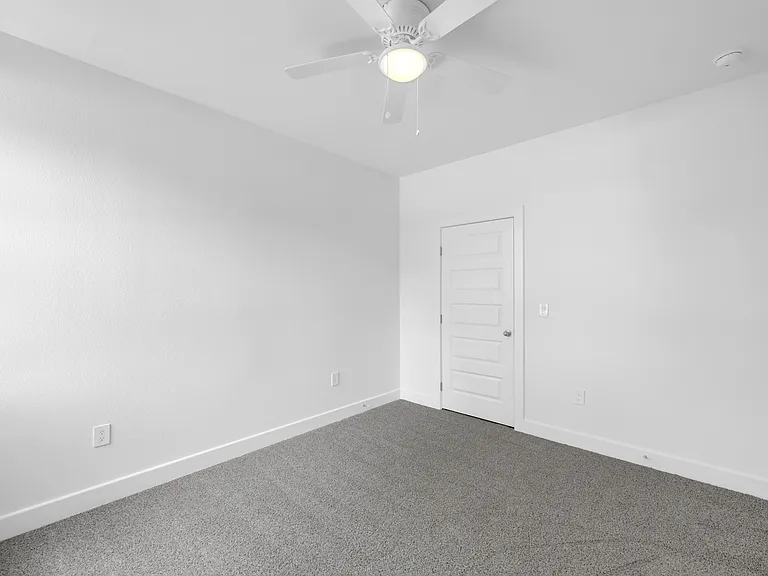 1701 Lakewood — Photo 17