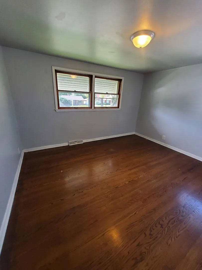 8302-8304 W Grantosa Dr. (Duplex) — Photo 3