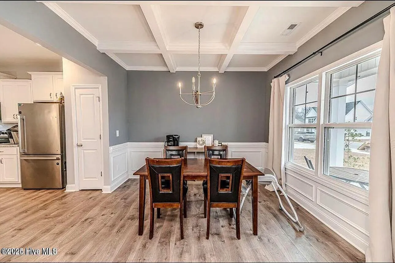 4 bed, 2.5 bath, 2483 sqft, $2,600 — Photo 3