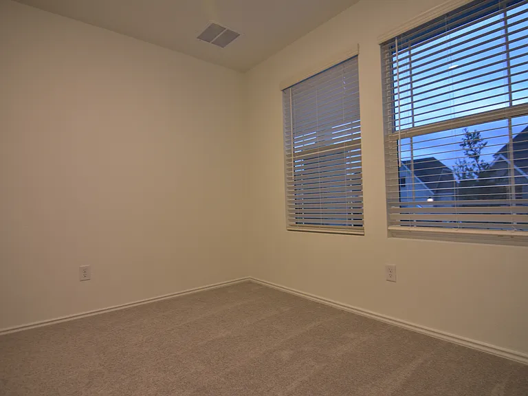 409 Keefer Ln — Photo 74