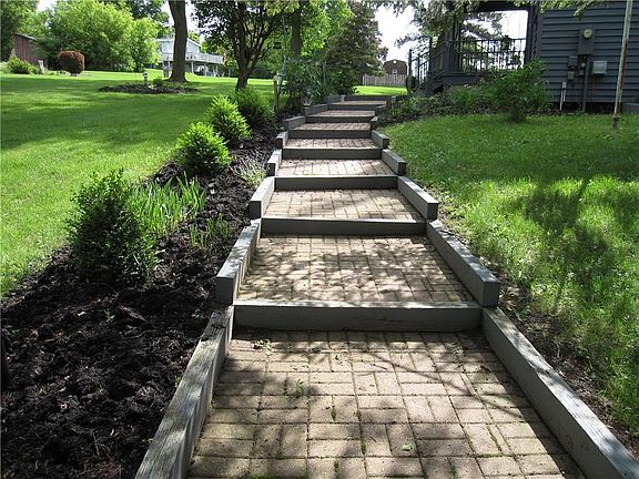 4th image of 10 Whitford Dr