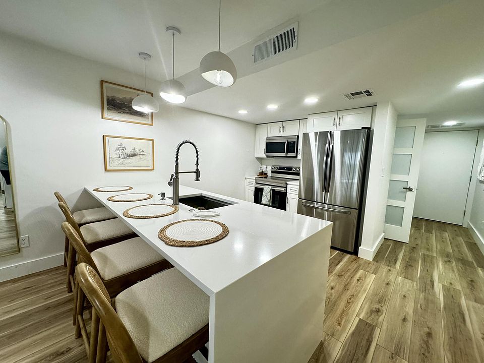 1st image of 500 N Francisco #204