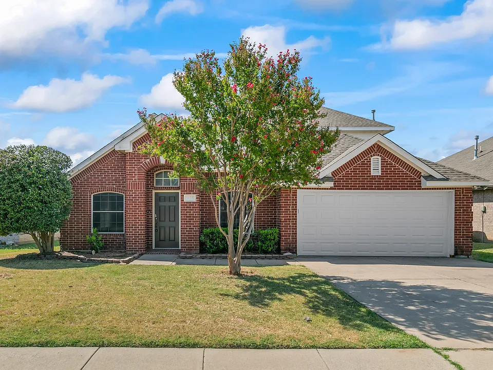 1133 Hillwood Dr
