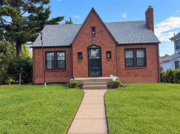 2111 Harwood St, Lincoln, NE 68502