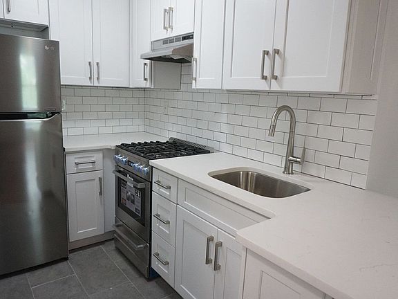 2nd image of 14 W 71st St APT 3