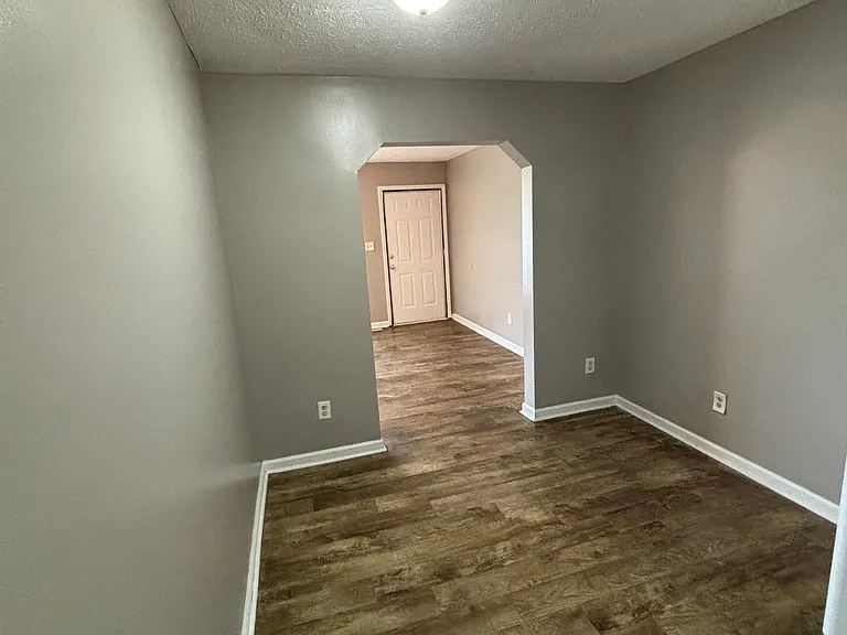 309 Clark St #B — Photo 6