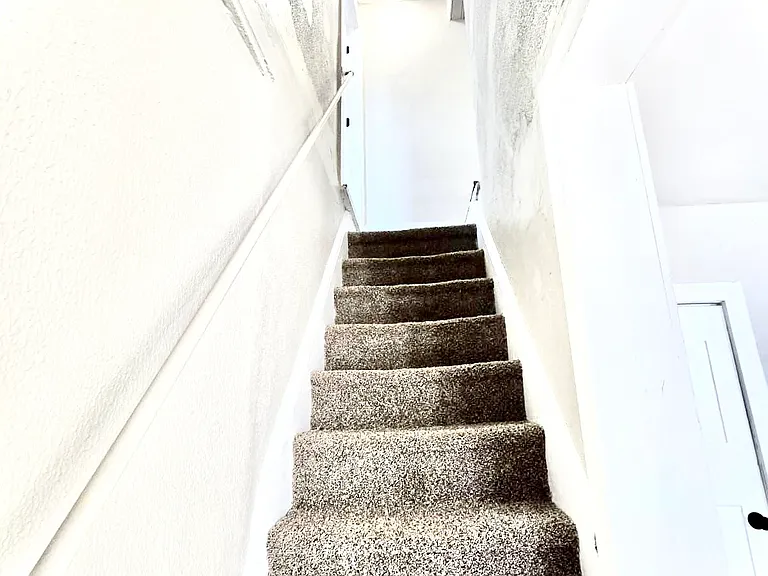 221 N Pearl St — Photo 4