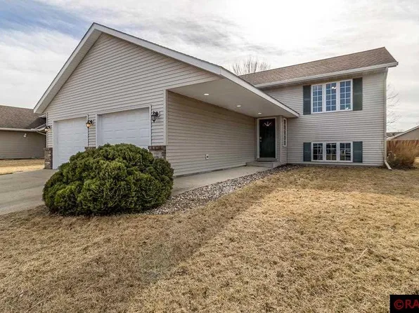 104 Spyglass Dr, Mankato, MN 56001