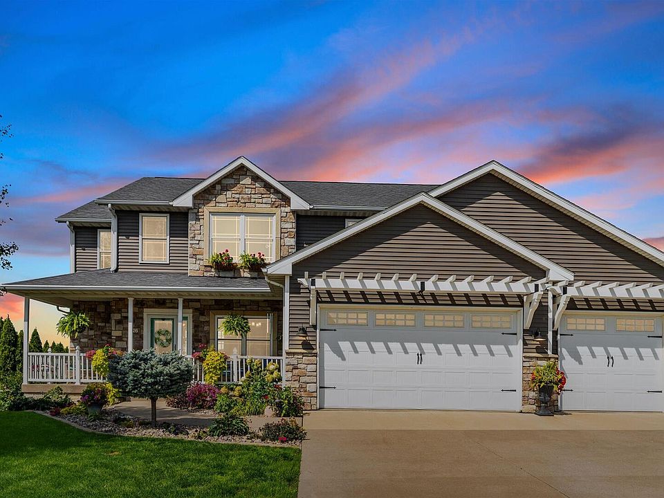 1st image of 26 Blackstone Cir