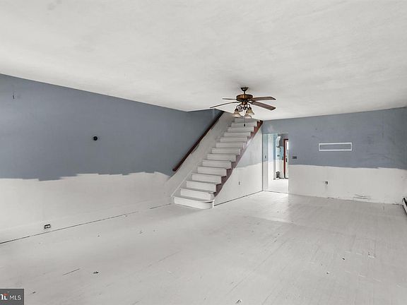 4th image of 328 N Main St