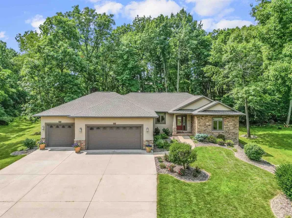 976 East Lakeside Drive, Edgerton, WI 53534