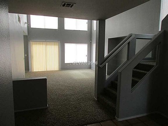 4th image of 811 Plantain Lily Ave