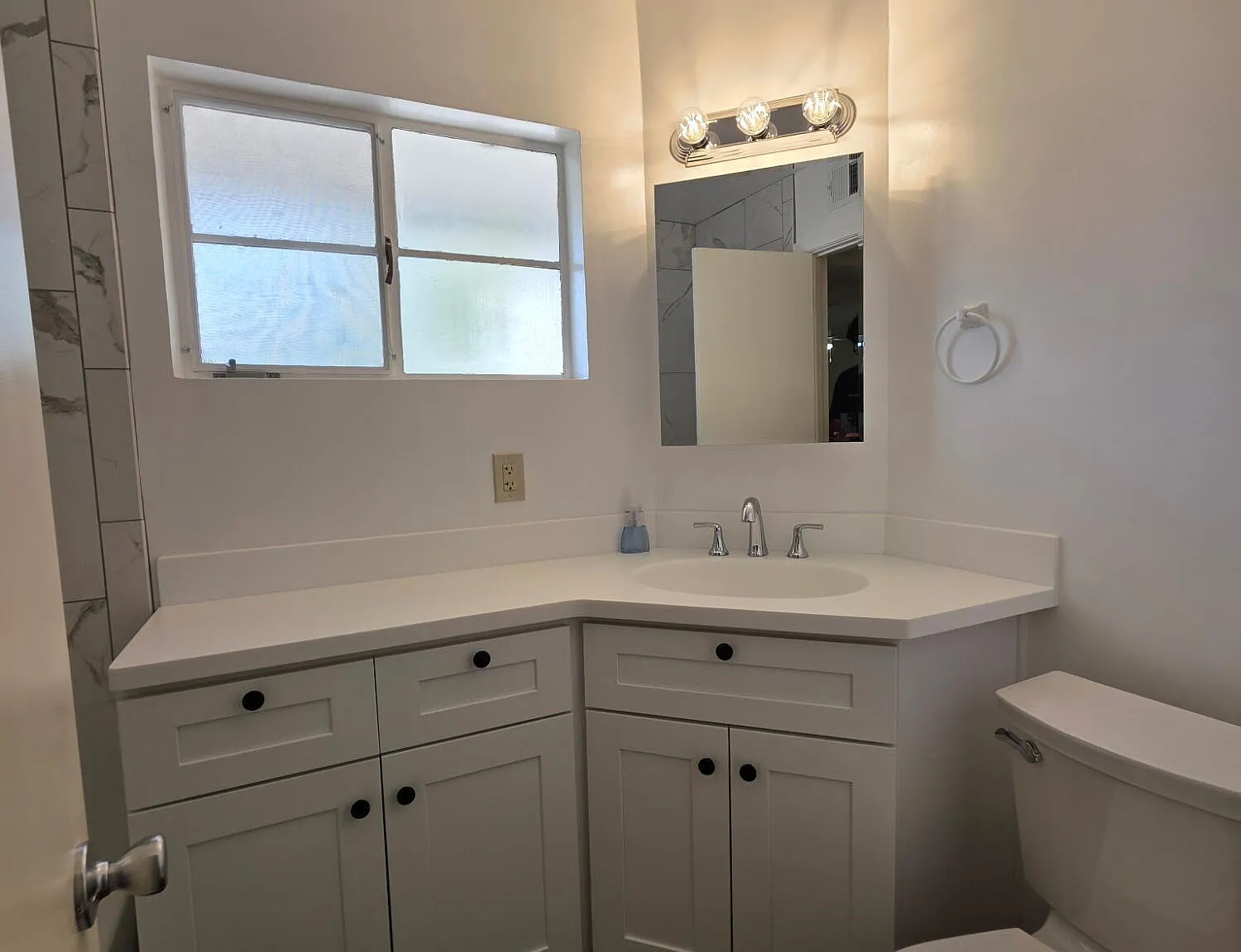 3 bed, 2.0 bath, 1548 sqft, $2,950 — Photo 4