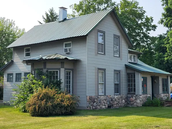 1118 Colfax Ave, Benton Harbor, MI 49022