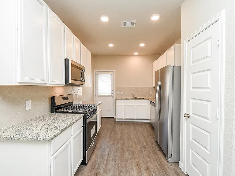 14042 Chinook Dr — Photo 10