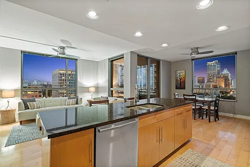 300 Bowie St #1301 Photo 1