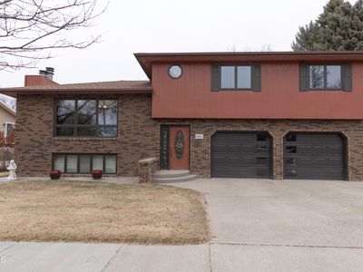 1482 Eastwood St, Bismarck, ND, 58504